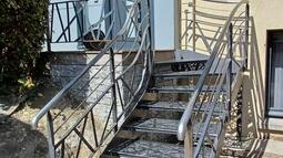 Design escalier extérieur unique à Bourgoin.